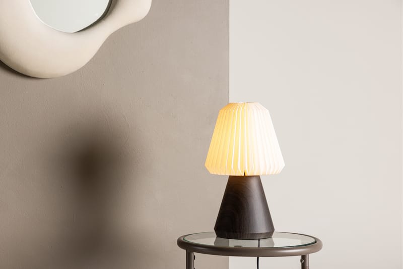 Fjällen Bordlampe 33 cm Brun - VIND - Vindueslampe på fod - Soveværelse lampe - Sengelampe bord - Vindueslampe - Bordlampe - Stuelampe