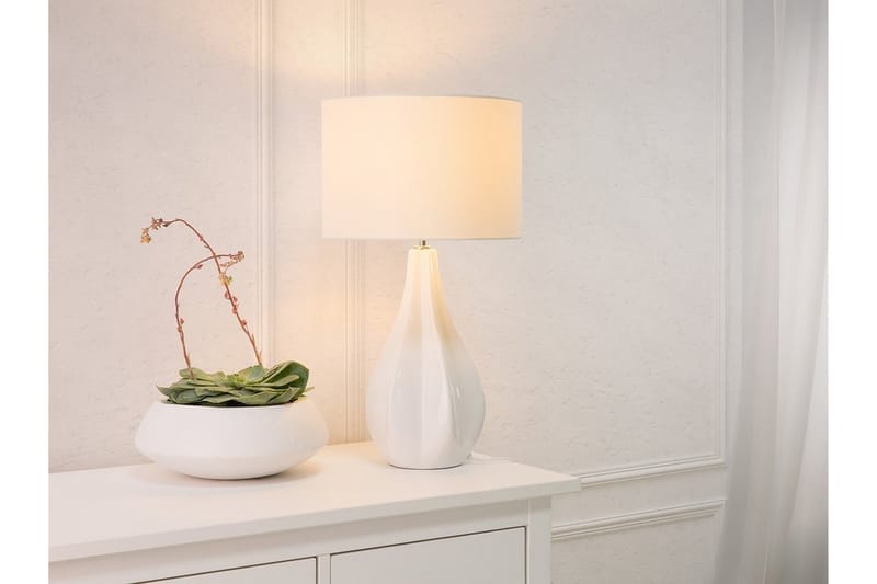Santee Bordlampe 32 cm - Hvid - Bordlampe - Stuelampe - Vindueslampe på fod - Vindueslampe - Sengelampe bord - Soveværelse lampe