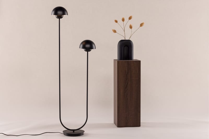 Lyckorna gulvlampe 120 cm - Sort - Belysning - Lamper & indendørsbelysning - Gulvlampe & standerlampe - Toarmet gulvlampe