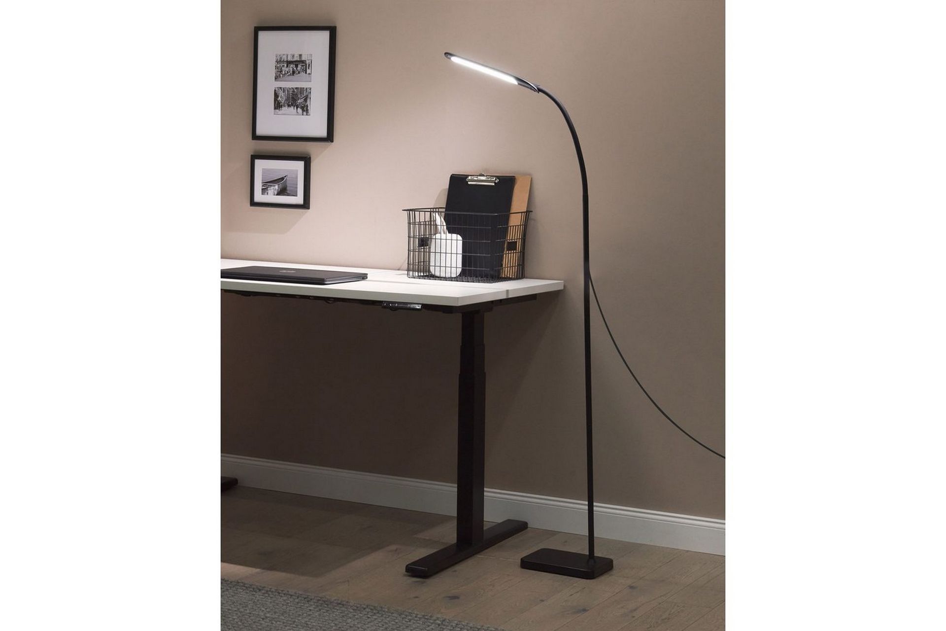 Kaloma Gulvlampe 174 cm - Sort - Belysning - Lamper & indendørsbelysning - Soveværelse lampe