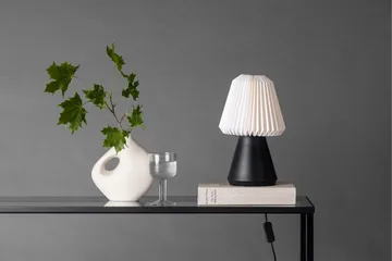 Fjällen Bordlampe - Sort - Belysning - Lamper & indendørsbelysning - Vindueslampe - Vindueslampe på fod