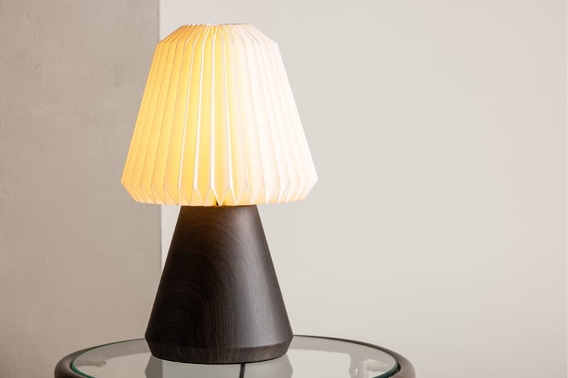 Fjällen Bordlampe 33 cm Brun - VIND - Vindueslampe på fod - Soveværelse lampe - Sengelampe bord - Vindueslampe - Bordlampe - Stuelampe