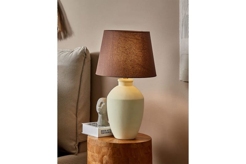 Gyaros Bordlampe 55 cm E27 - Off white/Brun - Belysning - Lamper & indendørsbelysning - Sengelampe - Sengelampe bord
