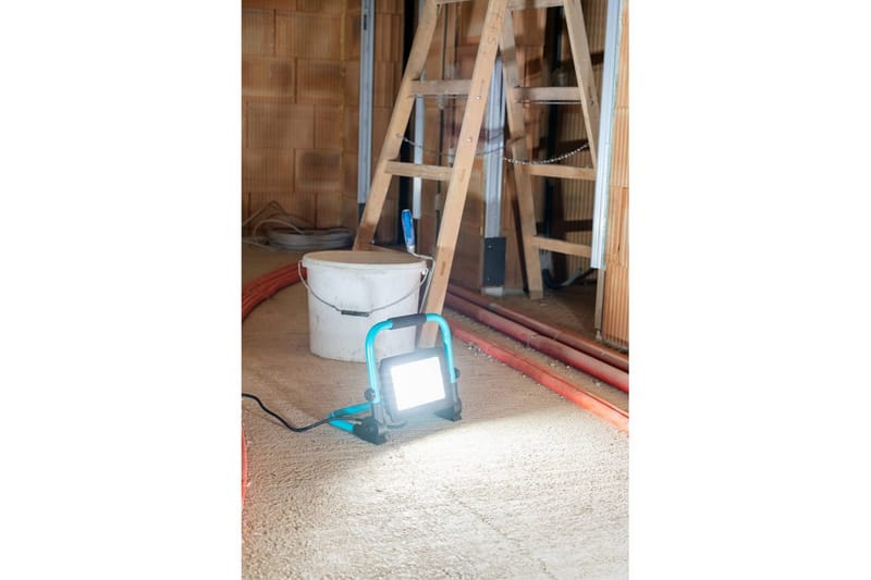 Arbejdsbelysning Eglo LED-Gulvstrålkaster 52W - Belysning - Lamper & indendørsbelysning - Bordlampe - Skrivebordslampe