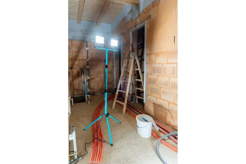 Arbejdsbelysning Eglo LED-Stativstrålkaster med 2 Lyskilder 52W - Belysning - Lamper & indendørsbelysning - Bordlampe - Skrivebordslampe