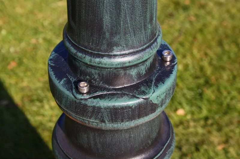 Brighton Havelampe 3-Armet 230 Cm Mørkegrøn/Sort - Grøn - Belysning - Udendørs lamper & belysning - Søjlelampe & standerlampe