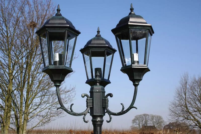 Brighton Havelampe 3-Armet 230 Cm Mørkegrøn/Sort - Grøn - Belysning - Udendørs lamper & belysning - Søjlelampe & standerlampe