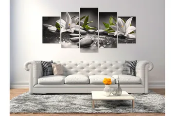 Billede Lilies And Stones 5 Parts Wide Grey 100x50 - Artgeist sp. z o. o. - Boligtilbehør - Billeder & kunst - Billeder på lærred