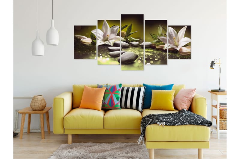 Billede Lilies And Stones 5 Parts Wide Green 100x50 - Artgeist sp. z o. o. - Boligtilbehør - Billeder & kunst - Billeder på lærred