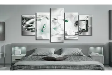 Billede Lilies With Peppermint Accent 100x50 - Artgeist sp. z o. o. - Boligtilbehør - Billeder & kunst - Billeder på lærred