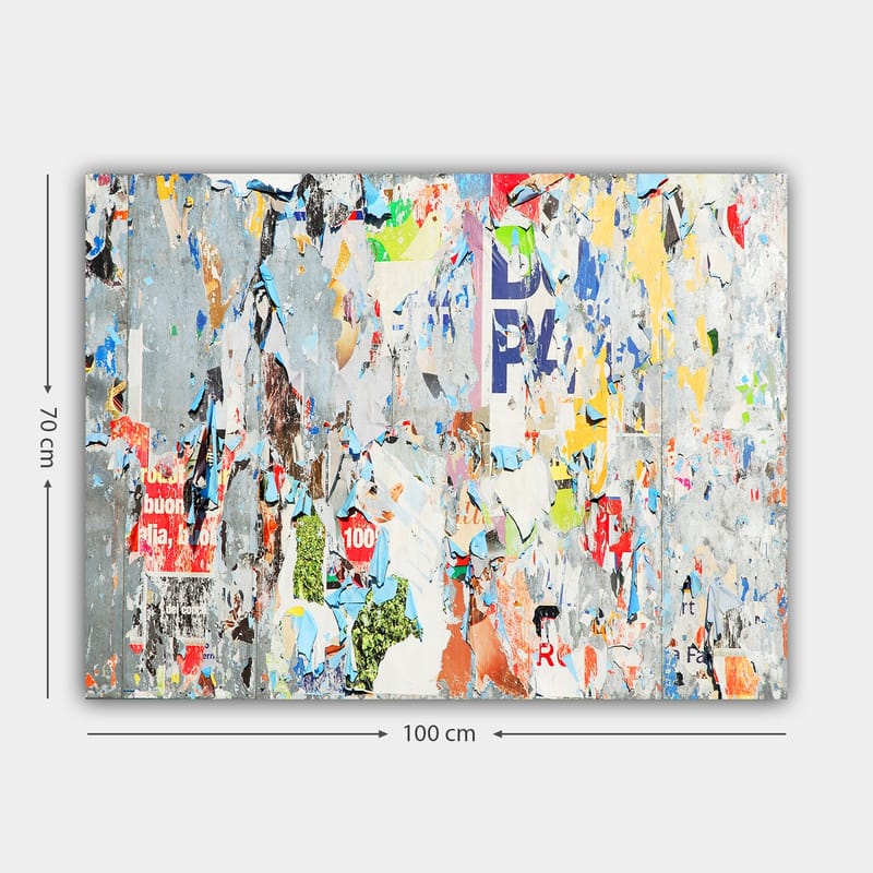Lærred 70x100 cm - Abstrakt komposition af farverige, slidte plakater og klistermærker, der skaber en dynamisk og tekstureret overflade - Grå / Blå / Orange - Boligtilbehør - Billeder & kunst - Billeder på lærred