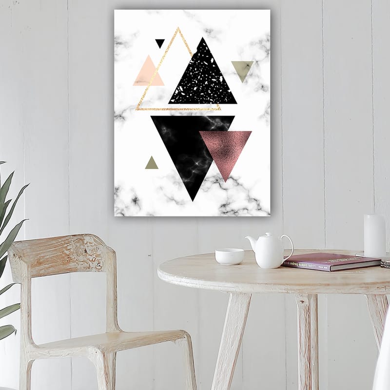 Lærred 70x100 cm - Abstrakt komposition af trekanter i forskellige former og farver - Sort / Pink / Guld - Boligtilbehør - Billeder & kunst - Billeder på lærred