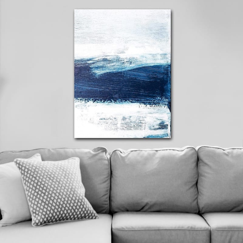 Lærred 70x100 cm - Abstrakt landskab med blå og hvide nuancer, der skaber en følelse af dybde og bevægelse - Mørkeblå / Lyseblå / Hvid - Boligtilbehør - Billeder & kunst - Billeder på lærred