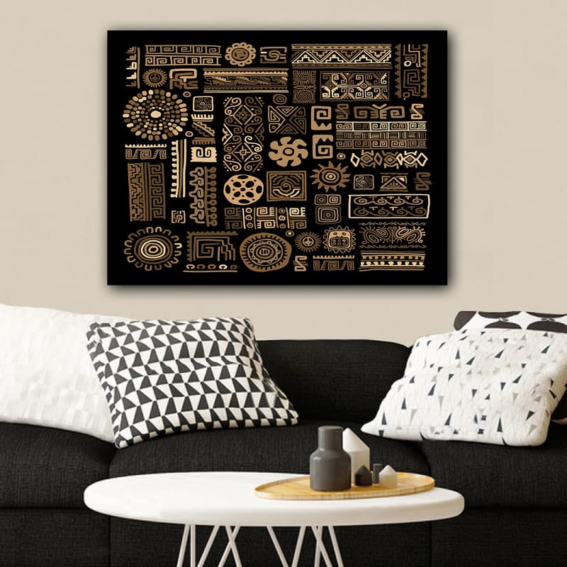 Lærred 70x100 cm - Abstrakt mønster med geometriske former og symboler i guld mod en sort baggrund - Guld / Sort - Boligtilbehør - Billeder & kunst - Billeder på lærred