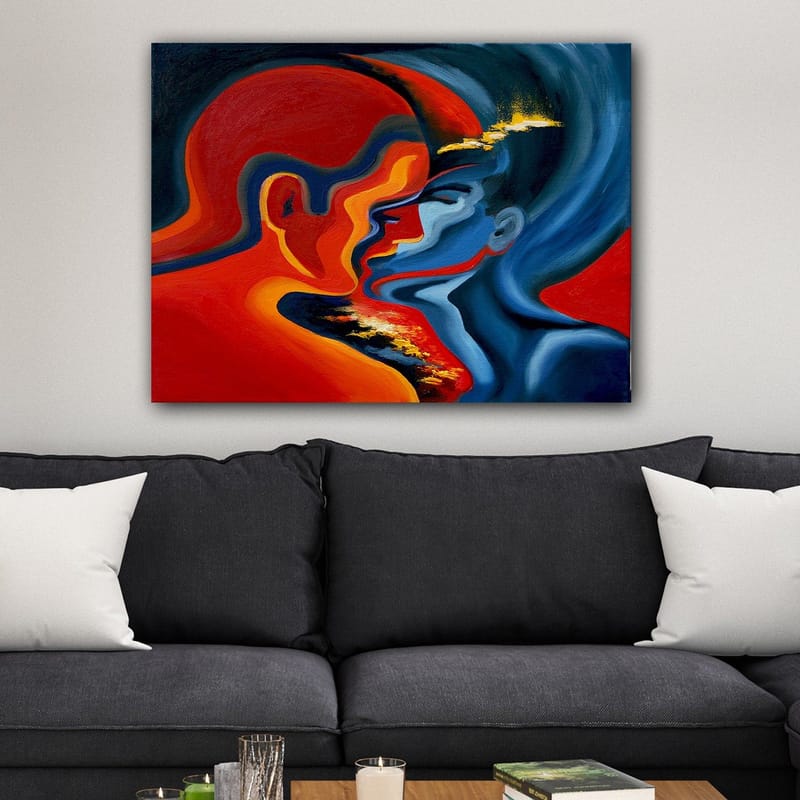 Lærred 70x100 cm - Abstrakt skildring af to ansigter, der nærmer sig hinanden i en intens og følelsesladet omfavnelse - Rød / Blå / Sort - Boligtilbehør - Billeder & kunst - Billeder på lærred