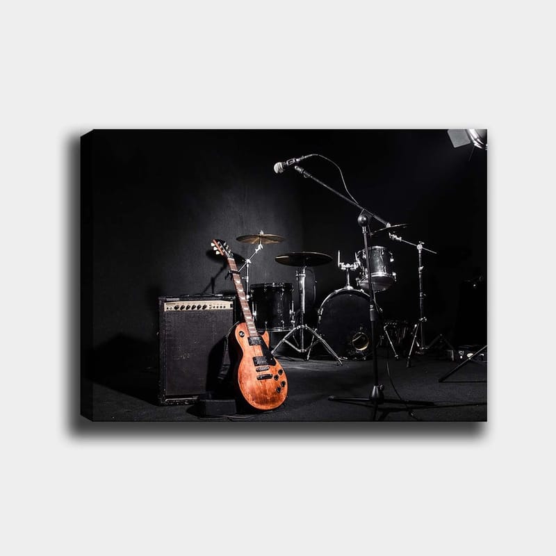 Lærred 70x100 cm - Akustisk guitar og trommer i et musikstudie, Brun / Sort / Sølv