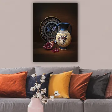 Lærred 70x100 cm - Antik potte med dekorative mønstre og granatæble som hovedmotiv - Sort / Beige / Rød - Boligtilbehør - Billeder & kunst - Billeder på lærred