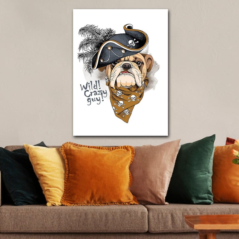 Lærred 70x100 cm - Bulldog iført pirathat og bandana med kranier - Beige / Sort / Orange - Boligtilbehør - Billeder & kunst - Billeder på lærred