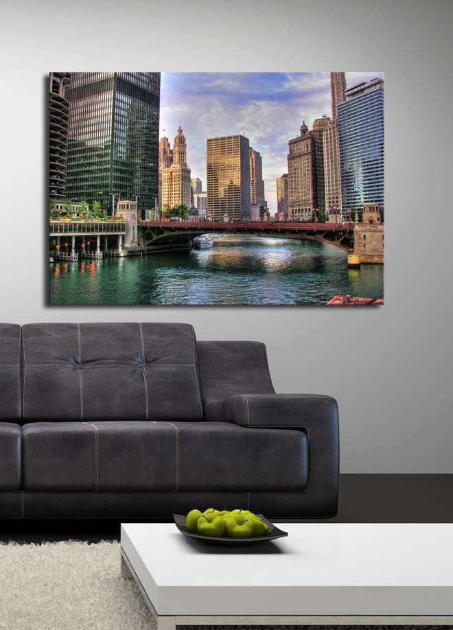 Lærred 70x100 cm - Byens skyline med moderne skyskrabere og en bro over en vandvej - Blå / Grøn / Beige - Boligtilbehør - Billeder & kunst - Billeder på lærred