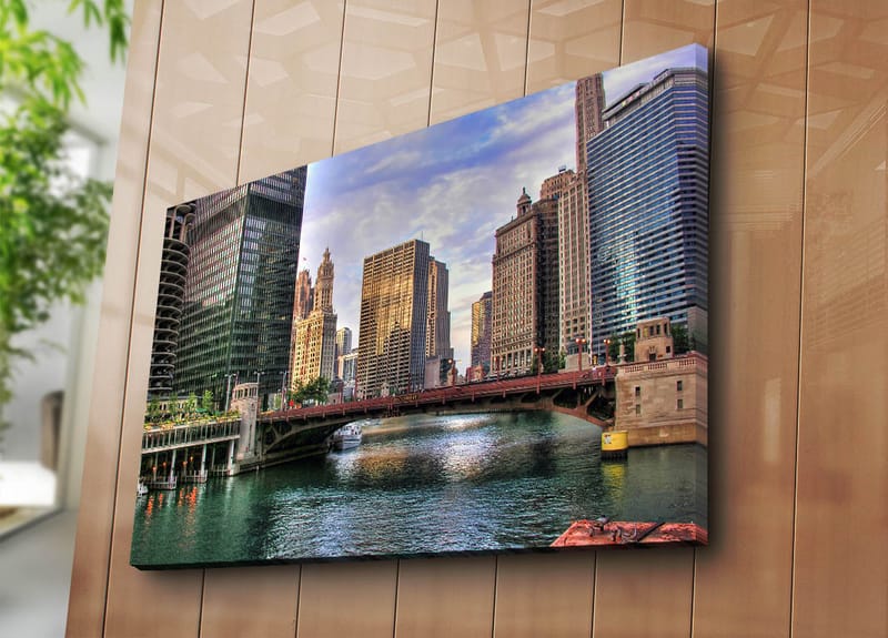 Lærred 70x100 cm - Byens skyline med moderne skyskrabere og en bro over en vandvej - Blå / Grøn / Beige - Boligtilbehør - Billeder & kunst - Billeder på lærred