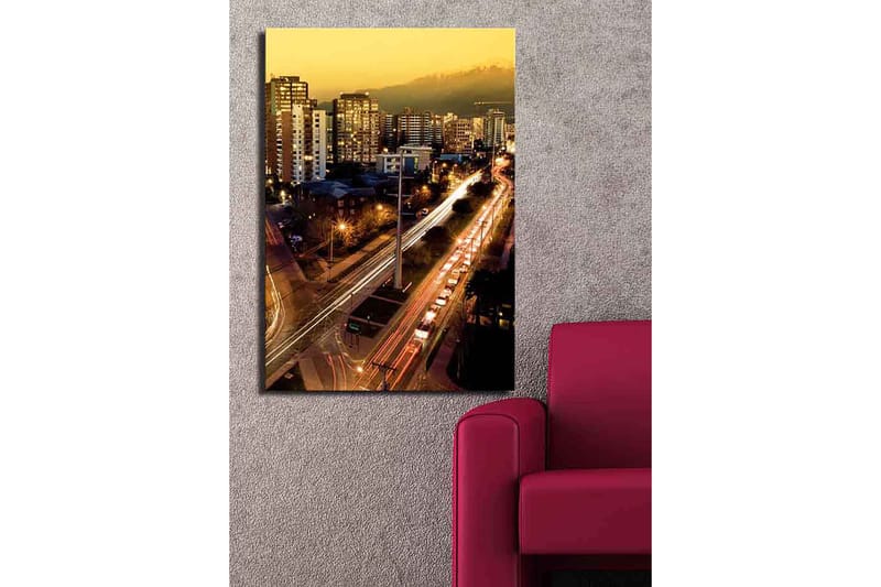 Lærred 70x100 cm - Bysilhuet i skumringen med lys fra bygninger og trafik - Guld / Mørkeblå / Hvid - Boligtilbehør - Billeder & kunst - Billeder på lærred