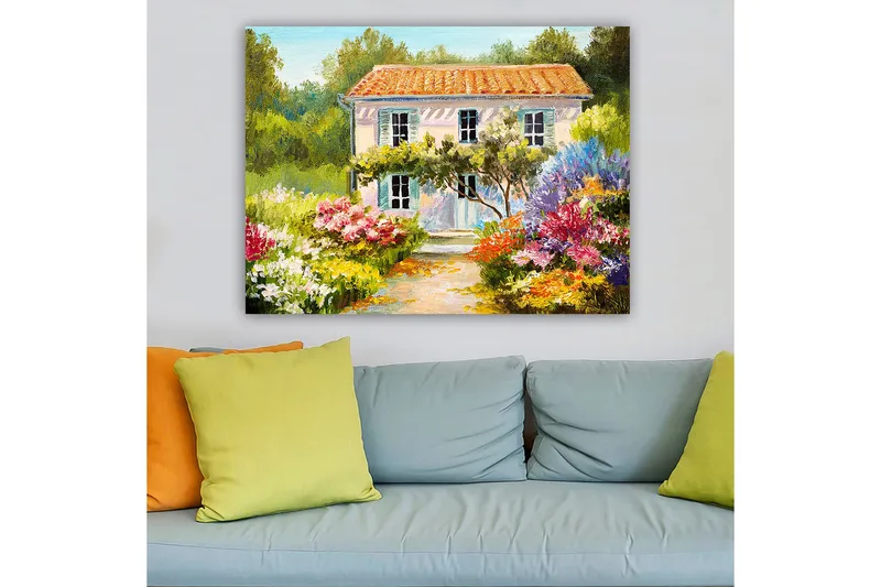 Lærred 70x100 cm - Charmerende villa omgivet af blomstrende haver - Grøn / Lyserød / Blå - Boligtilbehør - Billeder & kunst - Billeder på lærred