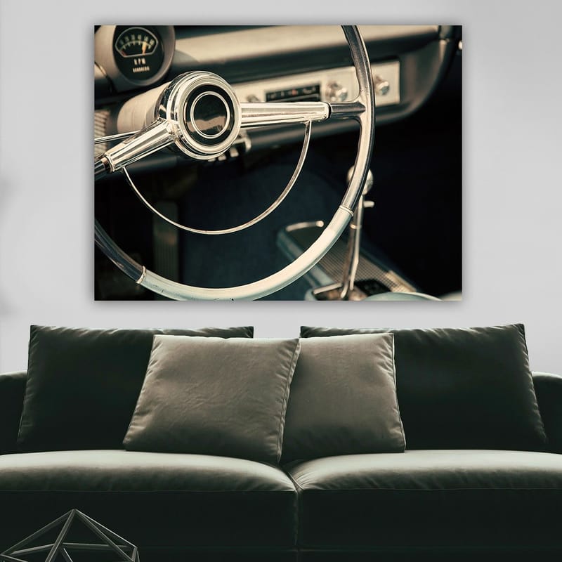 Lærred 70x100 cm - Detaljeret nærbillede af et klassisk bilrat designet med elegante linjer og forkromede overflader - Krom / Hvid / Sort - Boligtilbehør - Billeder & kunst - Billeder på lærred