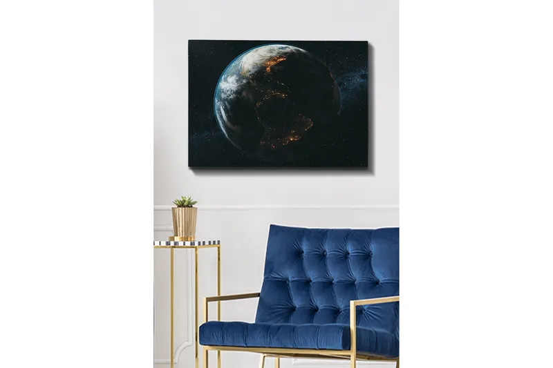 Lærred 70x100 cm - Detaljeret skildring af Jorden set fra rummet, med fokus på kontinenternes former og lyset fra byerne - Mørkeblå / Grøn / Hvid - Boligtilbehør - Billeder & kunst - Billeder på lærred