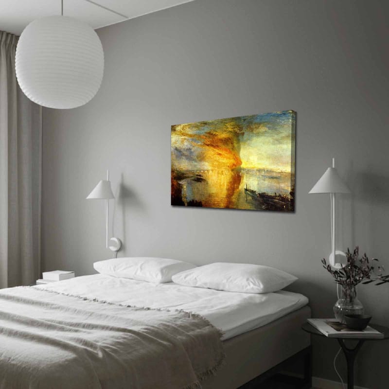 Lærred 70x100 cm - Dramatisk solnedgang over en rolig vandoverflade med skibe i horisonten, Guld / Orange / Blå