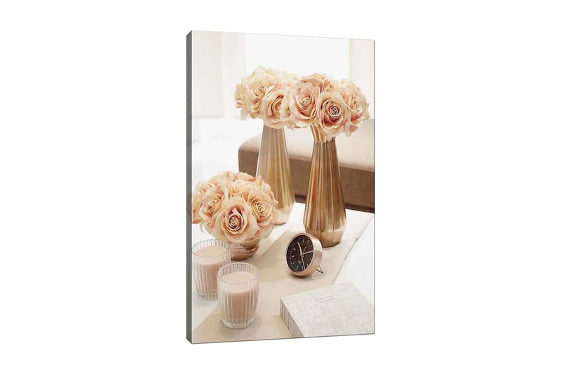 Lærred 70x100 cm - Elegant arrangement af roser i vaser, der skaber en romantisk atmosfære, Lys pink / Guld / Beige