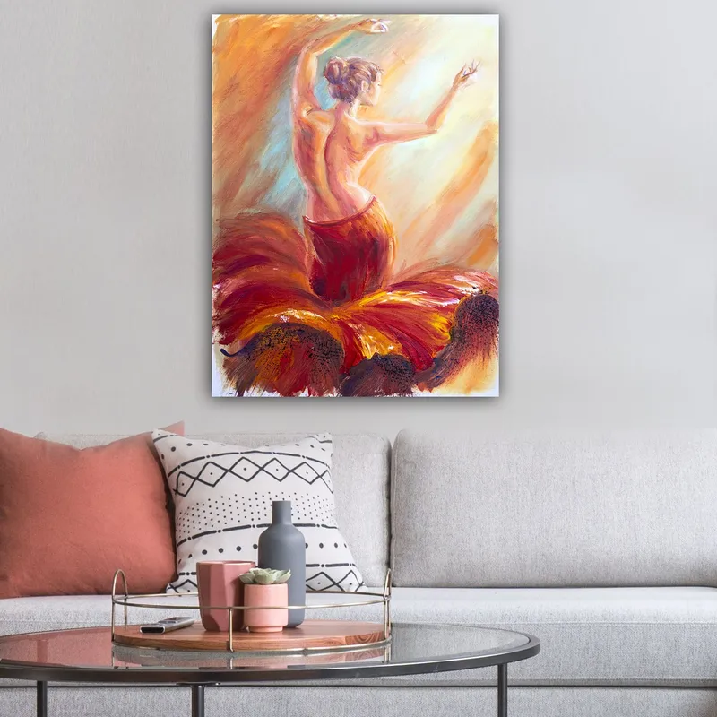 Lærred 70x100 cm - Elegant danser i en rød kjole, der indfanger bevægelsen og følelsen af dans - Rød / Orange / Beige - Boligtilbehør - Billeder & kunst - Billeder på lærred