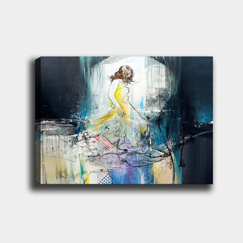 Lærred 70x100 cm - Elegant kvinde i gul kjole dansende med en drømmende baggrund, Gul / Blå / Sort