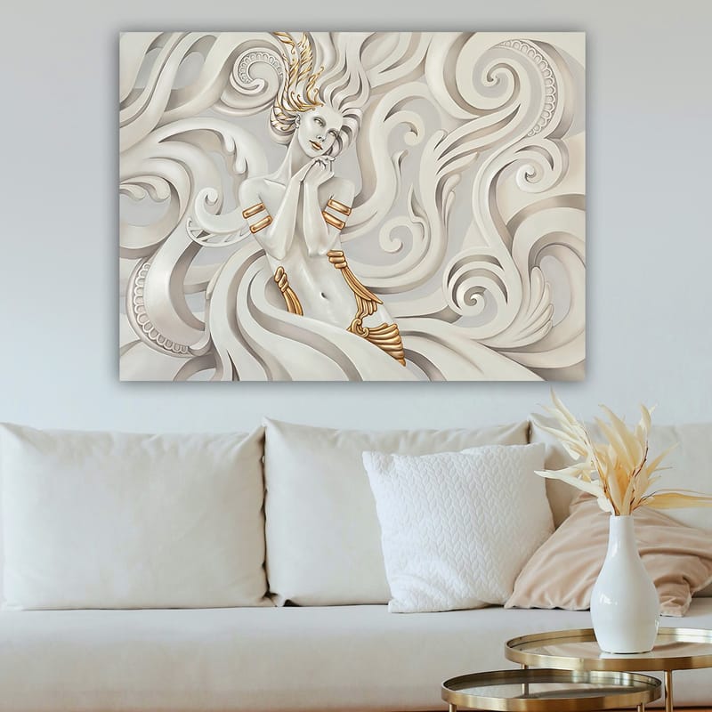 Lærred 70x100 cm - Elegant kvinde med flagrende hår omgivet af dekorative hvirvler og mønstre - Hvid / Guld / Grå - Boligtilbehør - Billeder & kunst - Billeder på lærred