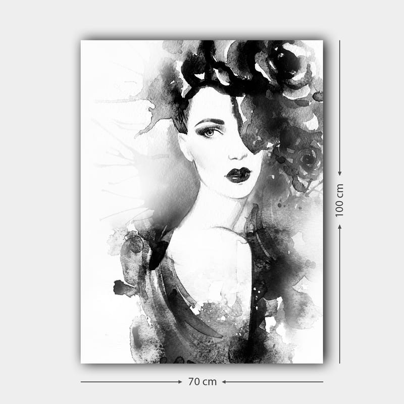 Lærred 70x100 cm - Elegant kvinde med mørkt hår og dramatisk makeup, omgivet af sorte blomster - Sort / Grå / Hvid - Boligtilbehør - Billeder & kunst - Billeder på lærred