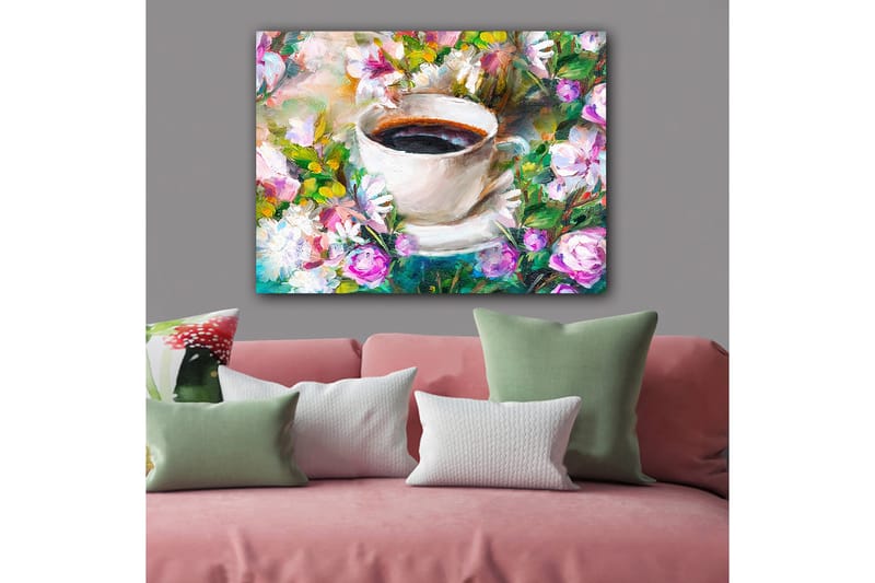 Lærred 70x100 cm - En kop kaffe omgivet af farverige blomster - Hvid / Grøn / Lyserød - Boligtilbehør - Billeder & kunst - Billeder på lærred