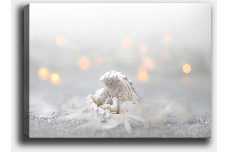 Lærred 70x100 cm - Engel hviler på en blød overflade, omgivet af lyse og drømmeagtige elementer - Hvid / Lysegrå - Boligtilbehør - Billeder & kunst - Billeder på lærred