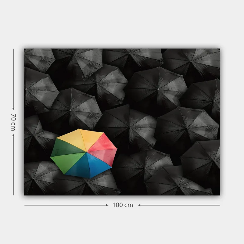 Lærred 70x100 cm - Ensom farverig paraply blandt et væld af sorte paraplyer - Sort / Gul / Rød - Boligtilbehør - Billeder & kunst - Billeder på lærred