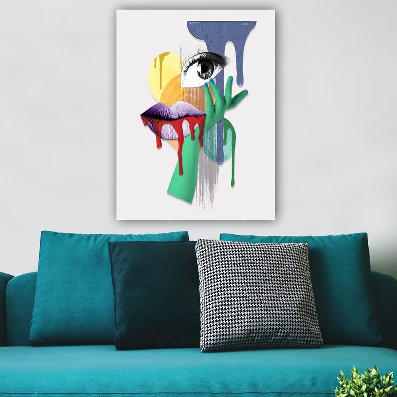 Lærred 70x100 cm - Et surrealistisk portræt med et øje, læber og en hånd i livlige farver - Grøn / Lilla / Rød - Boligtilbehør - Billeder & kunst - Billeder på lærred