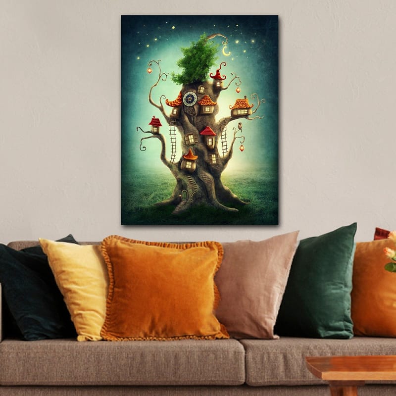 Lærred 70x100 cm - Fantasifuldt trætryk med små huse og en frodig krone - Brun / Grøn / Rød - Boligtilbehør - Billeder & kunst - Billeder på lærred