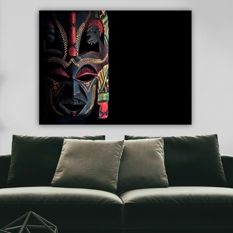 Lærred 70x100 cm - Farverig afrikansk maske med detaljerede mønstre og udtryksfulde træk - Sort / Rød / Grøn - Boligtilbehør - Billeder & kunst - Billeder på lærred
