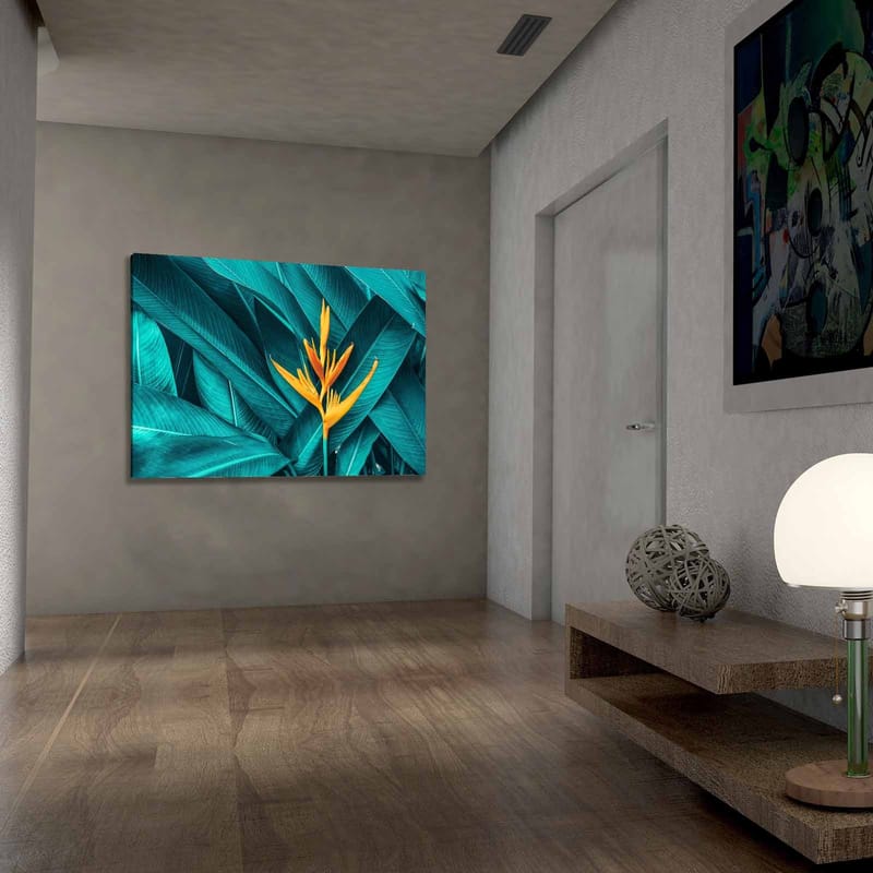 Lærred 70x100 cm - Farverig blomst omgivet af store, grønne blade - Turkis / Gul - Boligtilbehør - Billeder & kunst - Billeder på lærred