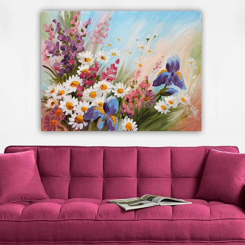 Lærred 70x100 cm - Farverig blomsterbuket, inklusive iris og margueritter, der indfanger en livlig sommerstemning - Lilla / Hvid / Grøn - Boligtilbehør - Billeder & kunst - Billeder på lærred