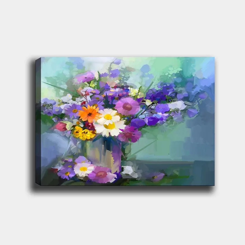 Lærred 70x100 cm - Farverig buket blomster i vase, Lilla / Gul / Hvid