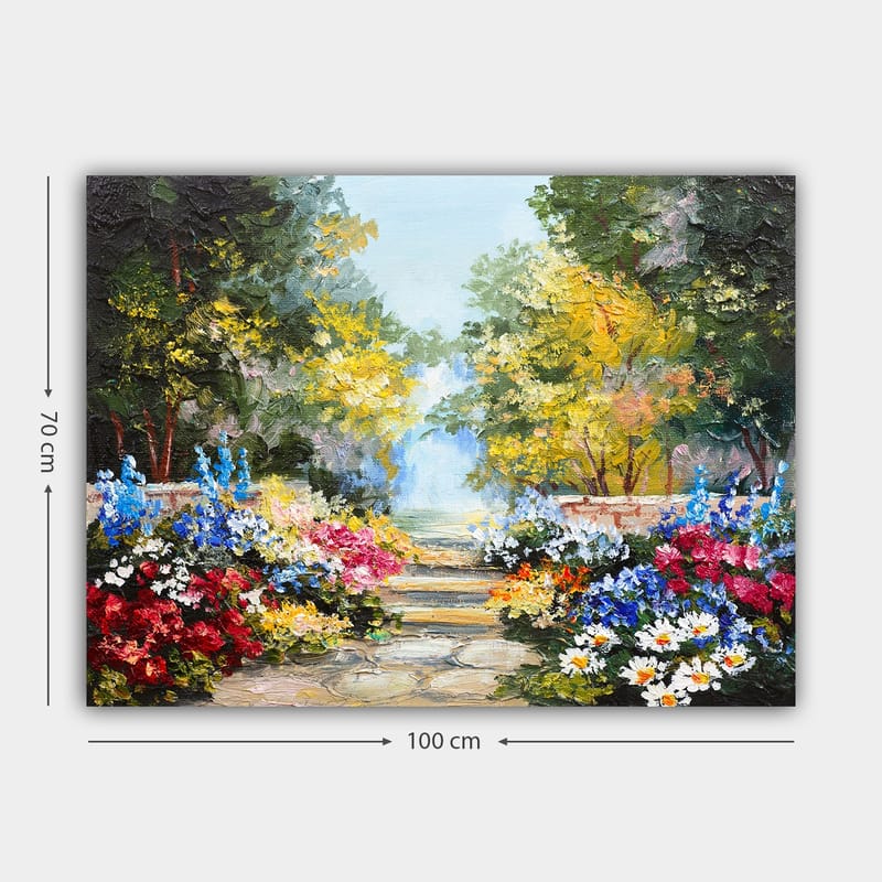 Lærred 70x100 cm - Farverig have med blomsterarrangementer og en asfalteret sti, der fører ind i et frodigt miljø - Grøn / Rød / Blå - Boligtilbehør - Billeder & kunst - Billeder på lærred