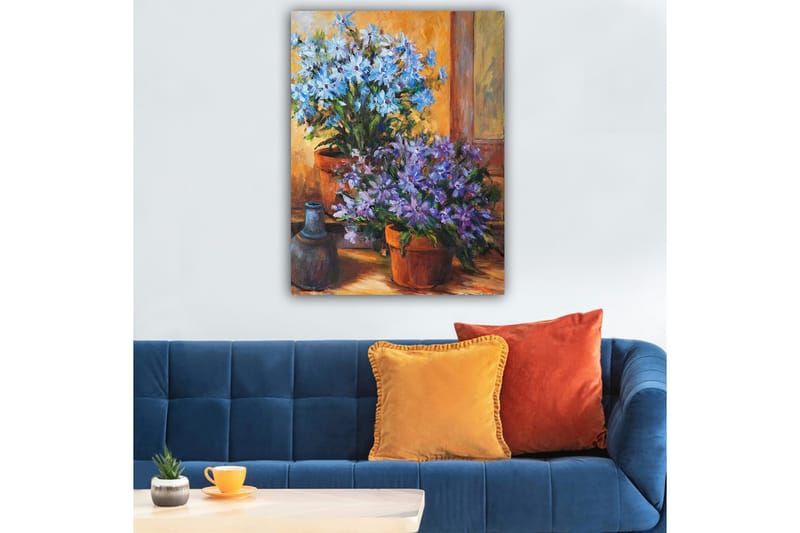 Lærred 70x100 cm - Farverig komposition af blå og lilla blomster i potter - Blå / Lilla / Grøn - Boligtilbehør - Billeder & kunst - Billeder på lærred