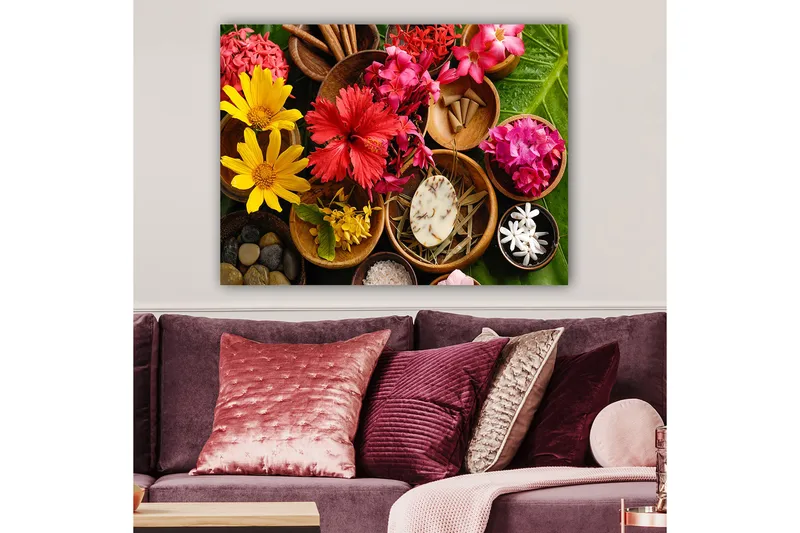 Lærred 70x100 cm - Farverig samling af blomster og naturlige elementer i skåle - Rød / Gul / Lyserød - Boligtilbehør - Billeder & kunst - Billeder på lærred