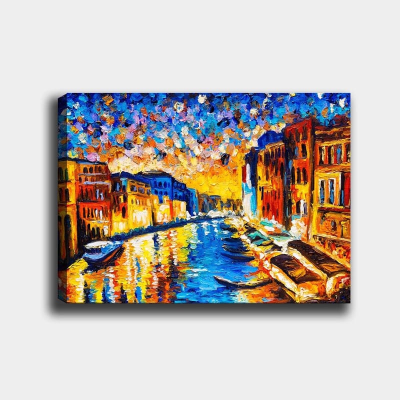 Lærred 70x100 cm - Farverig udsigt over en kanal med bygninger og både under en solnedgang i en by, Blå / Orange / Gul