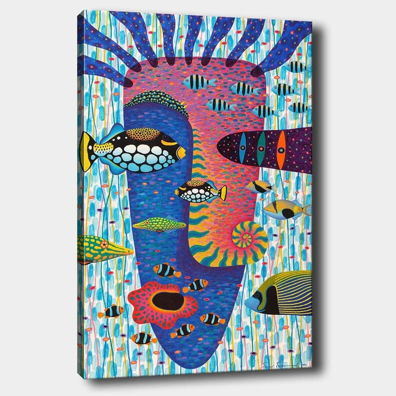 Lærred 70x100 cm - Farverig undervandsscene med forskellige fisk og et ansigtsmotiv i baggrunden, Blå / Lyserød / Gul