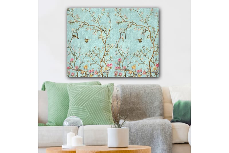 Lærred 70x100 cm - Farverige fugle siddende på grene med blomster mod en lyseblå baggrund - Lyseblå / Pink / Brun - Boligtilbehør - Billeder & kunst - Billeder på lærred