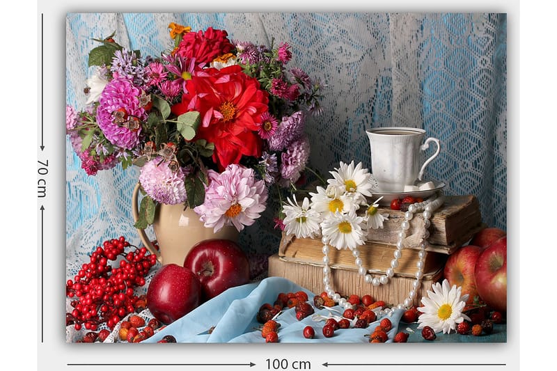 Lærred 70x100 cm - Farverigt stilleben med blomster, frugter og en kop på en stak bøger - Rød / Grøn / Lilla - Boligtilbehør - Billeder & kunst - Billeder på lærred